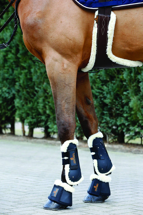 Kentucky Horsewear Vegan Sheepskin Stud Girth
