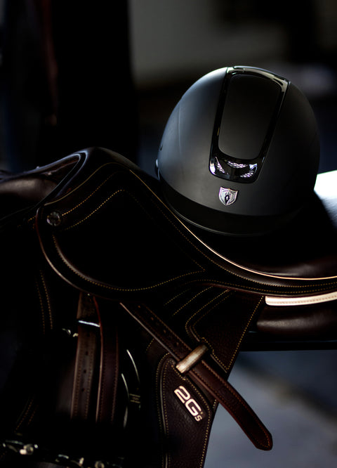 Tipperary™ Royal Helmet