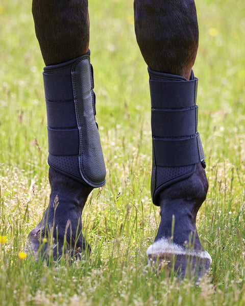DS Mesh Brushing Boots