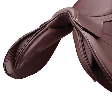 Almost New Bates Victrix Jump Saddle