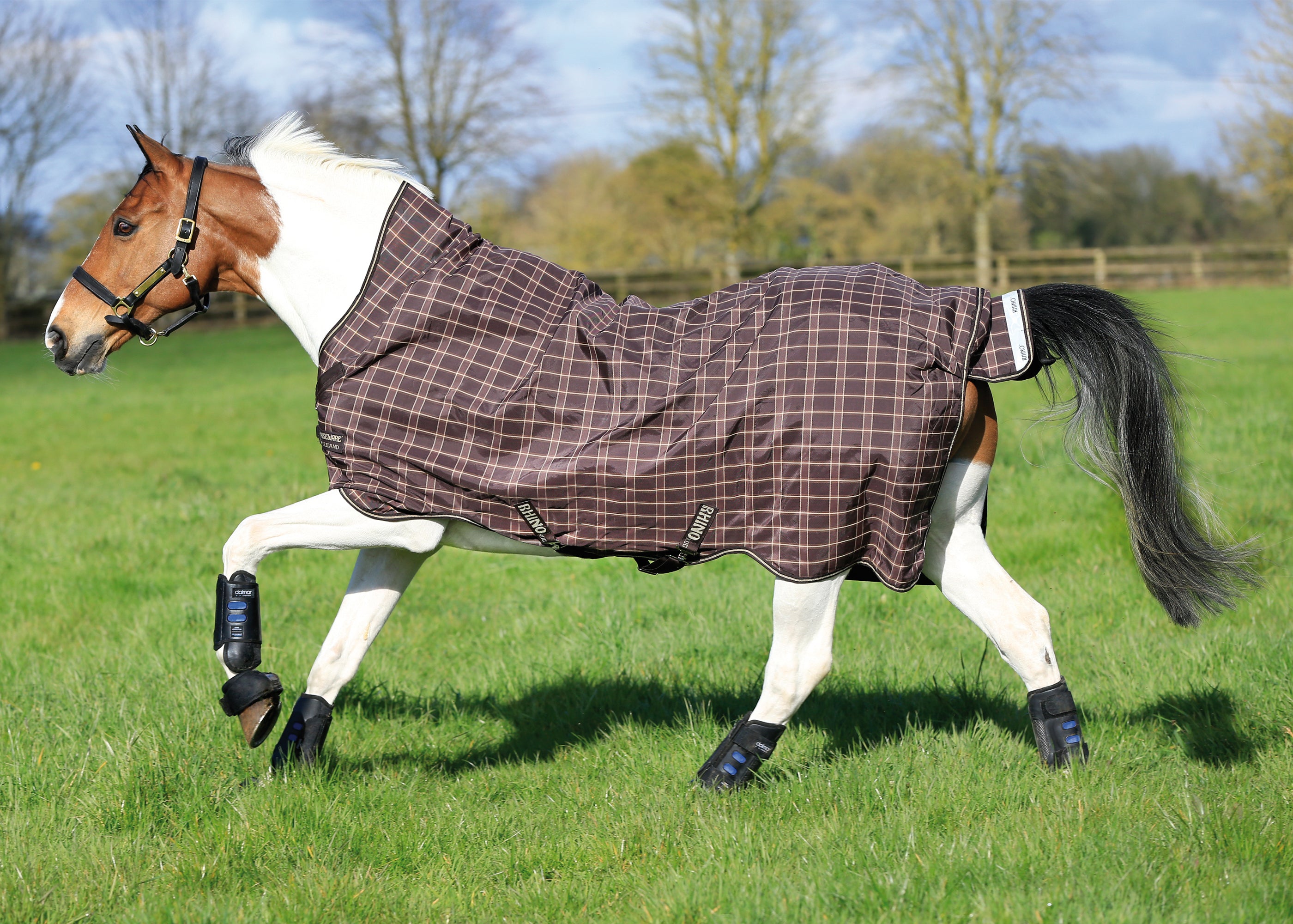 Couverture d'extérieur Rhino Plus Horseware, sellerie Horse and Co Couverture d'extérieur Rhino Plus Horseware, sellerie Horse and Co