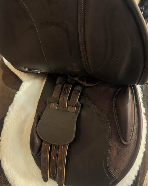 Almost New Bates Caprilli Close Contact+ Saddle in Luxe Leather with CAIR®