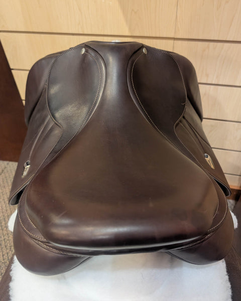 Almost New Bates Caprilli Close Contact+ Saddle in Luxe Leather with CAIR®