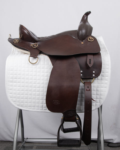 Used King Series Trekker Endurance Saddle with Horn